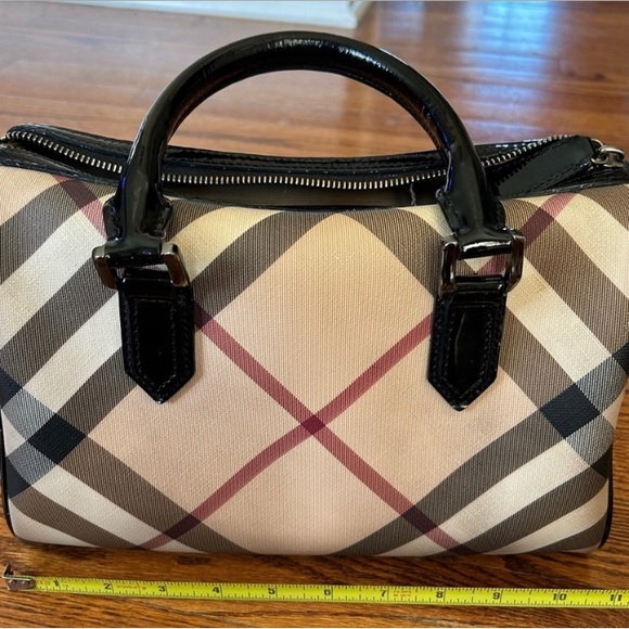 Burberry Beige/Black Nova Check PVC and Patent Leather Chester Bag - Picture 6 of 16
